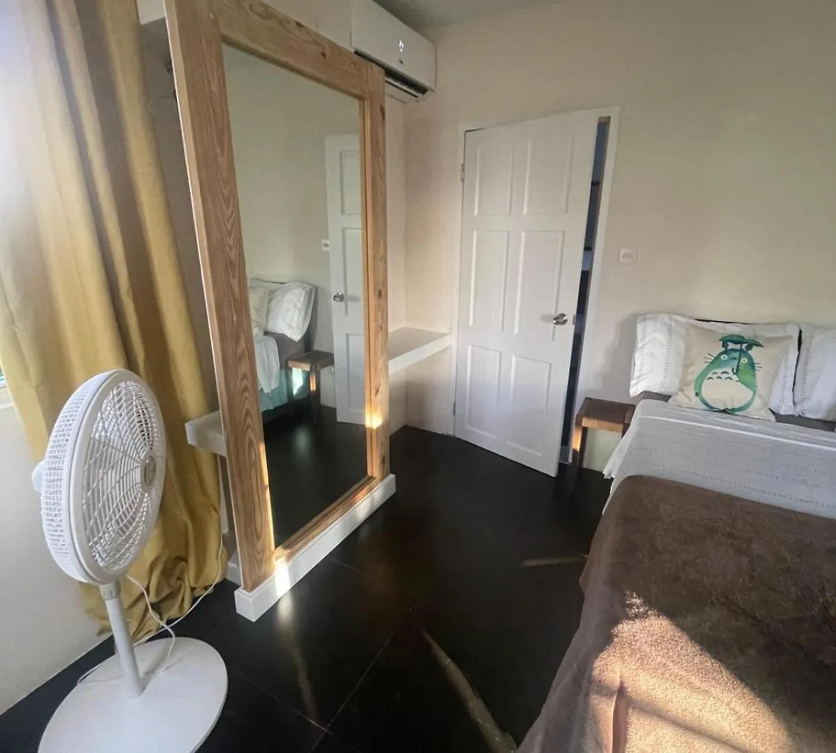 Scarlett Studios 1 - Holiday-Business-Us Embassy Appt 7 Mins Drive Away - Only The 1 Night Reservation Includes Airport And Us Embassy Roundtrip Transport Bridgetown
