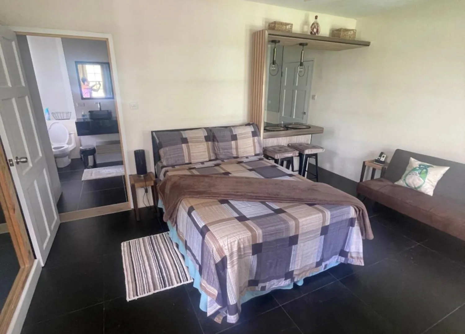 Scarlett Studios 1 - Holiday-Business-Us Embassy Appt 7 Mins Drive Away - Only The 1 Night Reservation Includes Airport And Us Embassy Roundtrip Transport 0*, Bridgetown Barbados