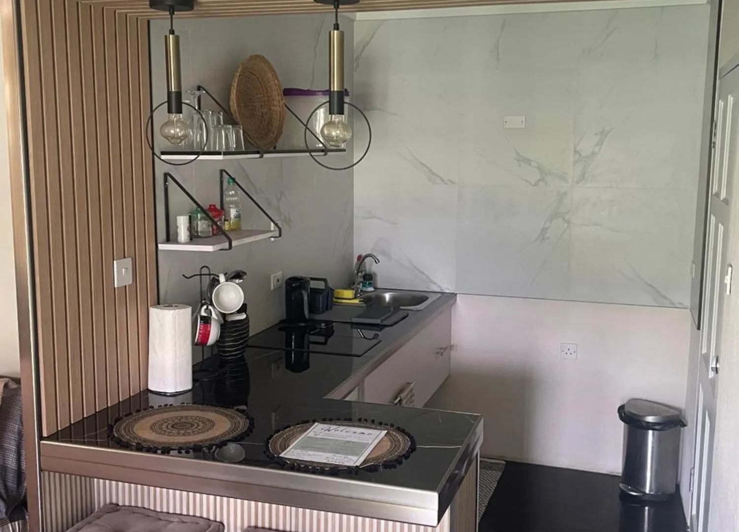 Apartment Scarlett Studios 1 - Holiday-Business-Us Embassy Appt 7 Mins Drive Away - Only The 1 Night Reservation Includes Airport And Us Embassy Roundtrip Transport