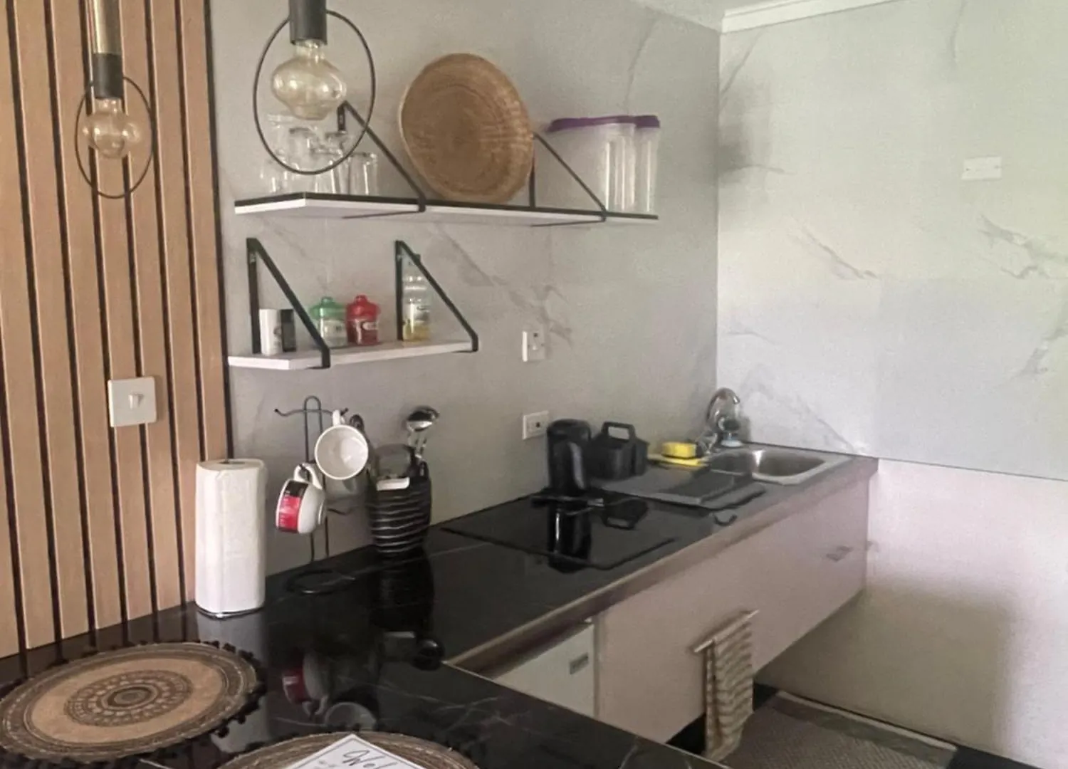 Apartment Scarlett Studios 1 - Holiday-Business-Us Embassy Appt 7 Mins Drive Away - Only The 1 Night Reservation Includes Airport And Us Embassy Roundtrip Transport